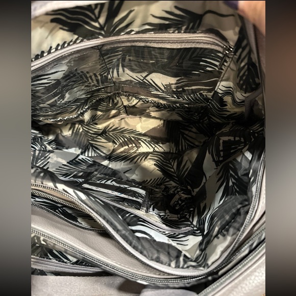 Lug Overnight Bag with Classic VL Accents - Aviator - Picture 6 of 8